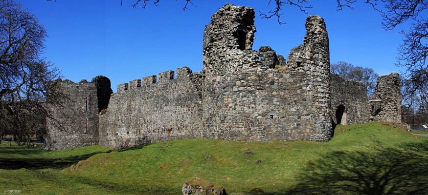 Inverlochy Castle, Fort William
Built around 1270 by John Comyn, Lord of Badenoch.  Although a ruin it is unusual in that it has hardly changed since being built.  Its has a classic design of 4 towers joined by curtain walls, this view shows 3 of the towers and the main entrance.  The river Lochy runs along the back of the castle and the entrance there would have been a river gate.  [url=http://www.streetmap.co.uk/map.srf?X=212040&Y=775392&A=Y&Z=115/] Map location. [/url]

