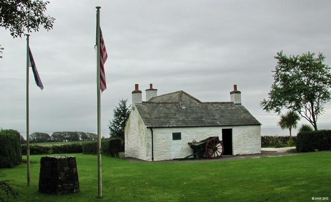 John Paul Jones cottage, Kirkbean
The rather humble cottage where John Paul Jones, the founder of the US Navy was born in 1748.  [url=http://www.streetmap.co.uk/map.srf?X=298740&Y=557145&A=Y&Z=120/] Map location. [/url]
