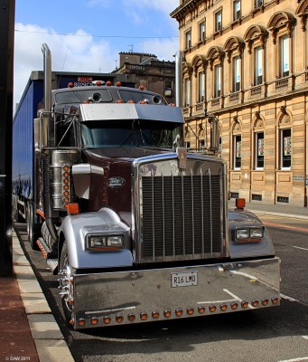 Kenworth truck, World War Z, Glasgow
I'd hate to have to keep all that chrome clean.
