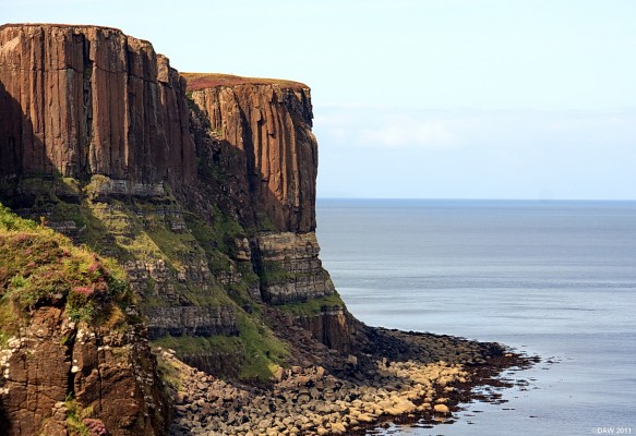 Kilt Rock, Isle of Skye
Kilt rock is a sea cliff in the Trotternish area of Skye. It is said to resemble a kilt, with vertical basalt columns to form the pleats and intruded sills of dolerite forming the pattern. [url=http://www.streetmap.co.uk/map.srf?X=150917&Y=865497&A=Y&Z=115/] Map location. [/url]
