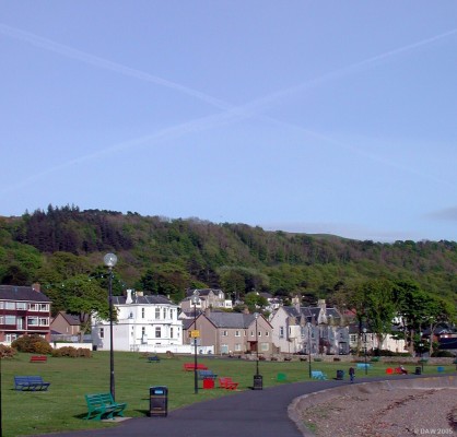 The south Promenade, Largs
What other Country gets its national flag painted in the sky every day courtesy of the World's Airlines?
