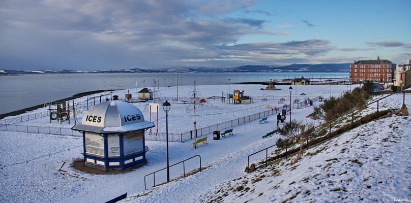 Largs seafront, December 2010
A slow ice cream day on Largs Promenade.
