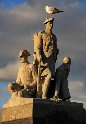 Largs War Memorial
Evening sun on the Largs War Memorial
