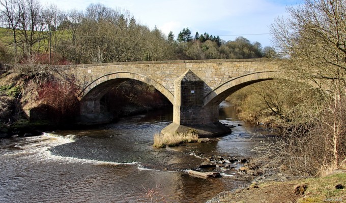 Linthaugh Bridge, Stonehouse
Built across the Avon Water in 1772.  [url=http://www.streetmap.co.uk/map.srf?X=275130&Y=647445&A=Y&Z=120/] Map location. [/url]
