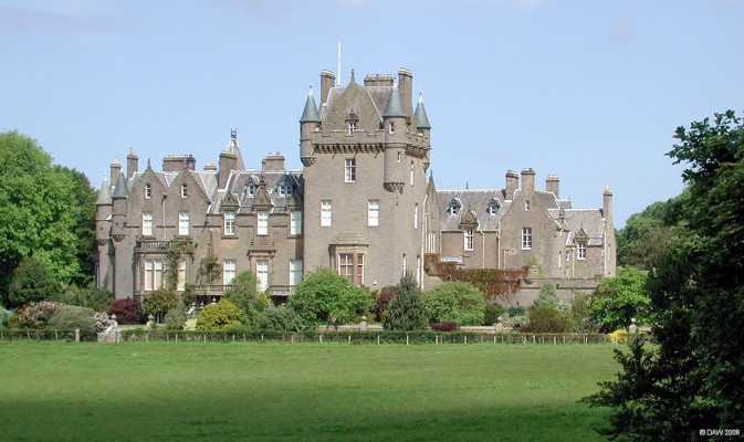 Lochinch Castle, Castle Kennedy
Lochinch Castle is the home of the Earl and Countess of Stair.  It was completed in 1867, replacing [url=http://www.castlekennedygardens.co.uk/]Castle Kennedy [/url] which was destroyed by fire. [url=http://www.streetmap.co.uk/streetmap.dll?G2M?X=210720&Y=561745&A=Y&Z=3/]Map location. [/url]
