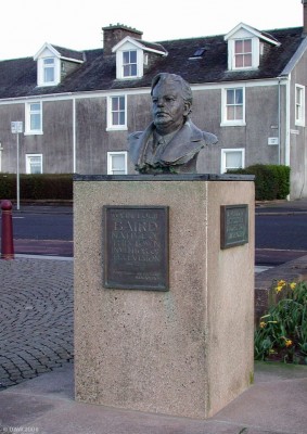 John Logie Baird memorial, Helensburgh
One of Helensburgh's claims to fame is that it is the birth place of Logie Baird.  Born in 1888 he was an inventor who is best known for his demonstration of a mechanical scanning television system in 1926.  It was used by the BBC in 1936 but dropped after a year in favour of Marconi's electronic scanning system.  [url=http://www.multimap.com/map/browse.cgi?lat=56.0049&lon=-4.7463&scale=25000&icon=x/]Map Location.[/url]

