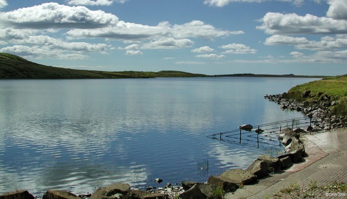 Long Loch, East Renfewshire
Long Loch, not to be confused with the better known Loch Long on the river Clyde.  Long Loch is the source of the Levern Water which flows past Neilston and through Barrhead.  [url=http://www.streetmap.co.uk/streetmap.dll?G2M?X=248405&Y=653225&A=Y&Z=3/]Map location.[/url]
