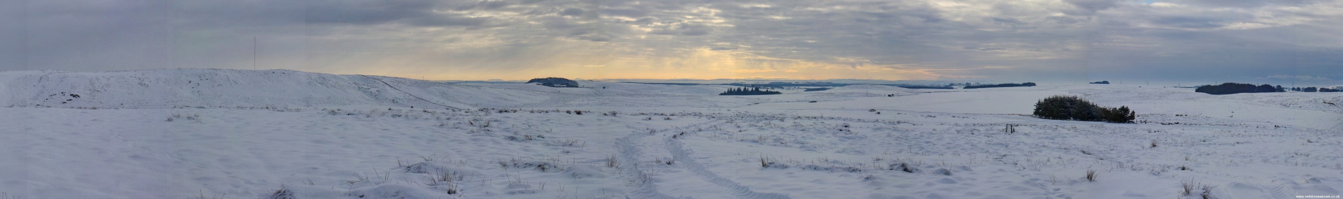 The bleak mid winter, Long Loch
Looking west from Lochend Hill on a dreich winter day in early January 2010. James's Hill is on the left with the mast.  Right of centre is the western end of a frozen Long Loch and on the right is Moyne Moor. [url=http://www.streetmap.co.uk/map.srf?X=247990&Y=653230&A=Y&Z=120/] Map location. [/url]
