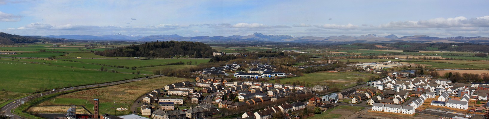 The view from Stirling Castle
This view looking North West from Stirling Castle shows what a commanding position it has over the area.  The highest peak you can sea in the centre of the photo is Ben Ledi at 879m. [url=http://streetmap.co.uk/map.srf?X=278464&Y=694061&A=Y&Z=126/] Map location. [/url]
