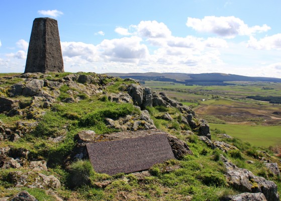 The Battle of Loudoun Hill Memorial
The Battle of Loudoun Hill was fought on 10th May 1307 between the Scots, led by Robert the Bruce and the English led by the Earl of Pembroke.  It ended with a victory for the Scots, the first victory for Bruce.  The memorial reads "Through devotion and by willing hands this stone was hauled here to commemorate the first victory of King Robert the Bruce who won for us freedom from serfdom".  [url=http://streetmap.co.uk/map?X=260872&Y=637895&A=Y&Z=120/] Map location. [/url]
