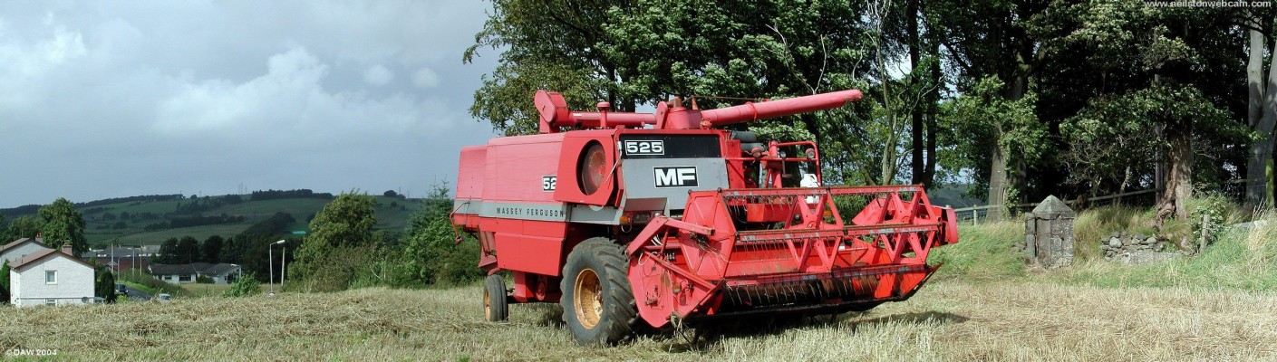 Kirktonfield Road August 2004,  harvest time
I suspect the machine had been left for a drier day since the crop that remained on the field looked very damp, not surprising after an August month with over 190mm of rain recorded in Neilston.

