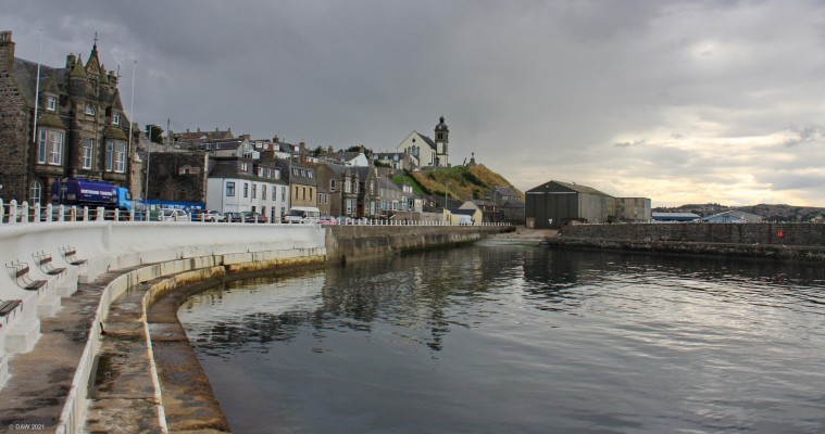 Macduff Harbour, Aberdeenshire
The West Harbour, looking a bit like the rain isn't far away. [url=http://streetmap.co.uk/map?X=370357&Y=864562&A=Y&Z=110/] Map location [/url]

