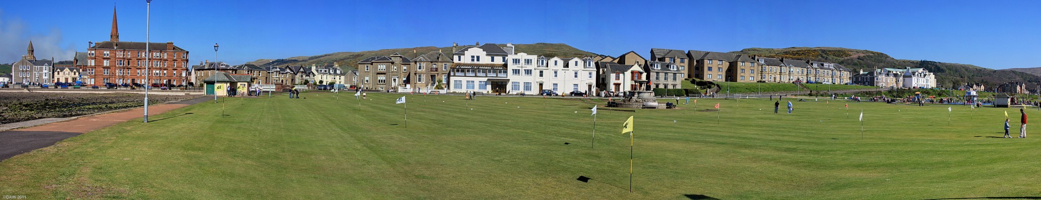 Mackerston Putting Green, Largs
There was a time when the good people of Glasgow flocked to places like Largs for their summer holidays.  Today it is still popular for day trippers, especially on a day like this.  The white building in the background is what used to be The Mackerston Hotel but is now a [url=http://www.tyburnconvent.org.uk/monasteries/scotland/scotland_history.html/]  Benedictine Monastery. [/url]

