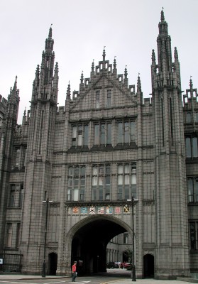 Entrance to Marischal College, Aberdeen
The entrance opens into a quadrangle, the back three sides of which predate this impressive front.  Like many buildings in Aberdeen it is built with Granit, but this is the biggest. [url=www.multimap.com/map/browse.cgi?lat=57.1487&lon=-2.0973&scale=5000&icon=x/]Map location[/url]
