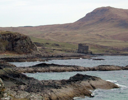 Mingary Caslte, Kilchoan
This 15th century castle was the seat of the Chiefs of the Clan Iain of Ardnamurchan.  It lies close to Kilchoan which today has a ferry link to the Island of Mull
