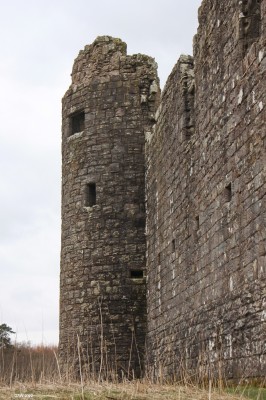 Morton Castle, near Durisdeer
The remaining tower at the ruins of Morton Castle. [url=http://streetmap.co.uk/map?X=289114&Y=599137&A=Y&Z=120/] Map location. [/url]
