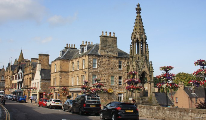 The Murray Monument, Tain
Erected in 1879 to the memory of Kenneth Murray, a Provost of Tain.  It overlooks what is now the Rose Garden but was formerly the grounds of the Commercial Bank where Murray worked. [url=http://streetmap.co.uk/map?X=278130&Y=882066&A=Y&Z=110/] Map location. [/url]

