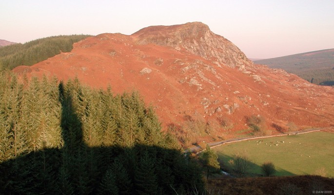 Murray's Monument, winter shadows
The shadow of Murray's Monument on a late winters day.  [url=http://streetmap.co.uk/map.srf?X=248779&Y=571847&A=Y&Z=115/]Map Location[/url]
