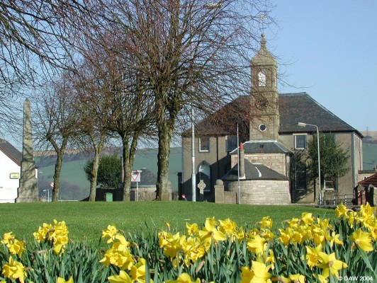 Neilston Parish Church, spring 2002
The Church with the Robertson Memorial on the left.  Taken before the major restoration which changed the colour of the [url=www.neilstonparishchurch.org.uk/]Church[/url] to white.
