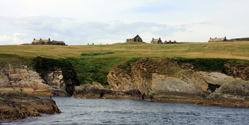 Nethertown, Isle of Stroma
Abandonded houses, Isle of Stroma.  In 1901 the population of Stroma was 375, by 1961 it was just 12.  The last family left in 1962, leaving only the lighthouse keeper until the lighthouse was automated in 1997.  [url=http://streetmap.co.uk/map.srf?X=336084&Y=978497&A=Y&Z=120/] Map location. [/url]
