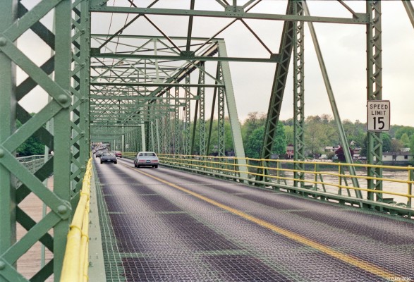 The bridge across the Delaware river at New Hope PA, 1989
Looking back towards New Hope from the Delaware Bridge.
