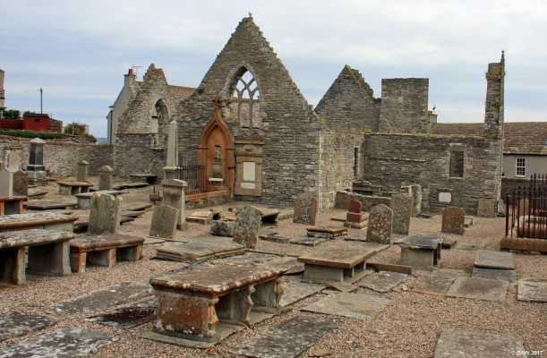 Old St Peters Church, Thurso
The ruins of old St Peters Church in Thurso.  It mains dates from the 15th and 16th century but there is thought to have been a church at this site since the 12th century.  It became disused in 1832 when a replacement church was built.  [url=http://streetmap.co.uk/map.srf?X=312000&Y=968589&A=Y&Z=110/] Map location. [/url]

