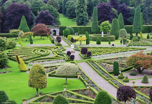 Patterns, Drummond Castle Gardens
