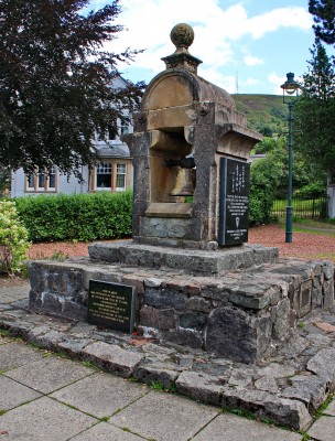 The Peace Bell, Fort William
Erected in 1985 to celebrate the bond of friendship between Dudley, Horoshima and Fort William and to commemorate the international peace cairn on the summit of Ben Nevis.  One of the main forces behind this was Bert Bissell M.B.E from Dudley in the west midlands.  The inscription reads "May we all work together for peace and goodwill and live together as one great family".  The bell came from the old town hall and the granite plinth came from parts of the old fort at Fort William.
