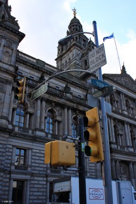 Still really Scotland, World War Z, Glasgow
The City Chambers defiantly continues to fly the St Andrews flag, it probably means it won't be in the film.
