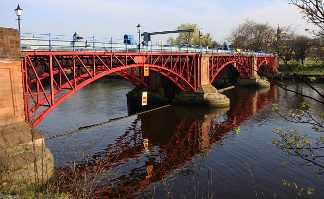 The weir, River Clyde, Glasgow
The river Clyde is tidal up until this weir.  It was built in 1949 to replace an earlier one from 1901 that collapsed in 1941.  From 1851 to 1880 a weir with a lock stood at this location. [url=http://www.streetmap.co.uk/map.srf?X=259514&Y=664319&A=Y&Z=110/] Map location. [/url]
