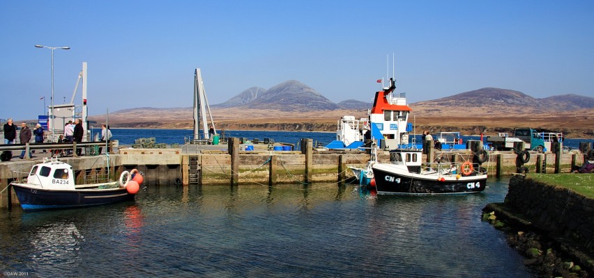 Port Askaig, Islay
Looking out from Port Askaig towards the Isle of Jura. [url=http://www.streetmap.co.uk/map.srf?X=143174&Y=669260&A=Y&Z=120/] Map location. [/url]
