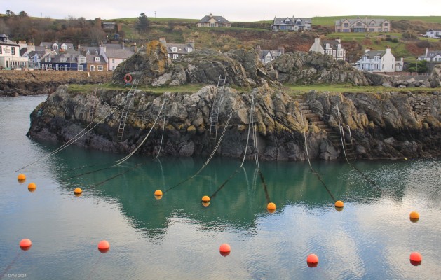 Portpatrick in winter
[url=http://streetmap.co.uk/map?X=199799&Y=554161&A=Y&Z=115/] Map location. [/url]
