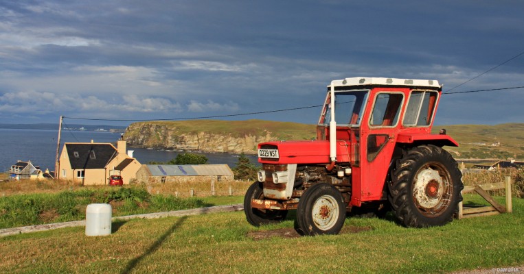 Red tractor, PortSkerra
Evening sun at Portskerra. Dounreay can be seen in the distance on the left hand side. [url=http://streetmap.co.uk/map.srf?X=287426&Y=966062&A=Y&Z=115/] Map location. [/url]
