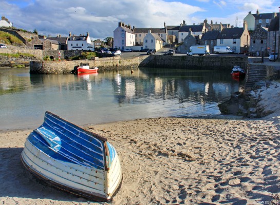 Portsoy Harbour, 2015
An evening view of the old harbour at Portsoy. [url=http://streetmap.co.uk/map.srf?X=358891&Y=866382&A=Y&Z=110/] Map location. [/url]
