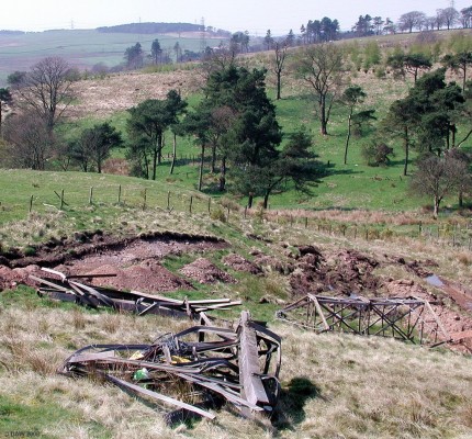 Pylon grave yard, Fereneze Braes
This late Pylon has carried its last electron.  [url=http://www.streetmap.co.uk/streetmap.dll?G2M?X=247560&Y=658680&A=Y&Z=3/]Map location[/url]
