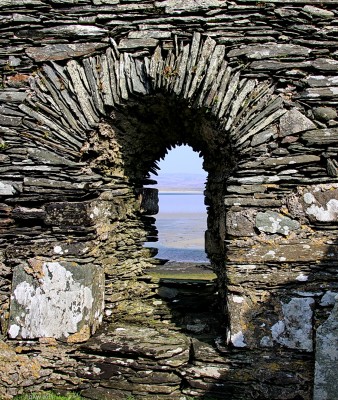 Kilnave Chapel, Islay
Looking out on to Loch Gruinart from the rear window of the ruined Kilnave Chapel. [url=http://www.streetmap.co.uk/map.srf?X=128542&Y=671520&A=Y&Z=120/] Map location. [/url]
