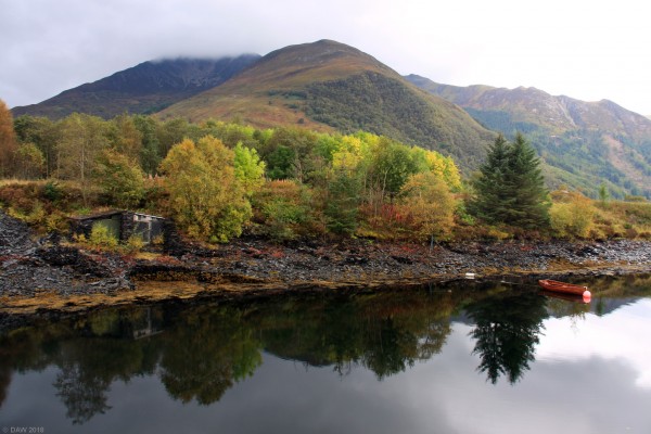 Loch Leven
Signs of Autumn colours at Loch Leven.  [url=http://streetmap.co.uk/map.srf?X=208090&Y=758775&A=Y&Z=120/] Map location. [/url]

