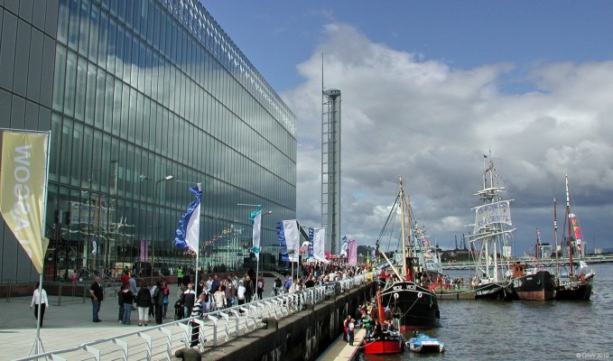 River festival 2007
A view of the lower harbour on the Clyde during the 2007 Glasgow River Festival.  [url=http://www.streetmap.co.uk/map.srf?X=256757&Y=665162&A=Y&Z=115/] Map location. [/url]
