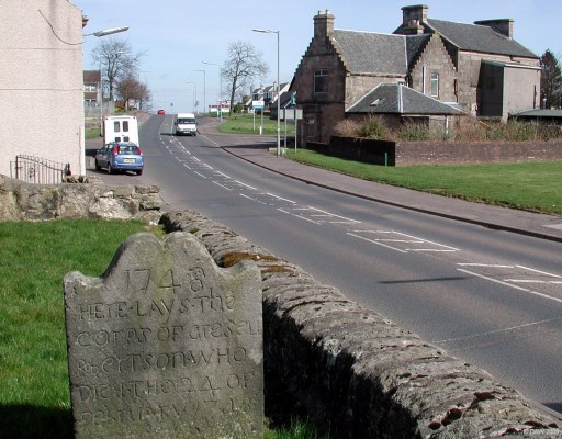 Cresell Robertson, 1748
One of the oldest graves that can be clearly read.
