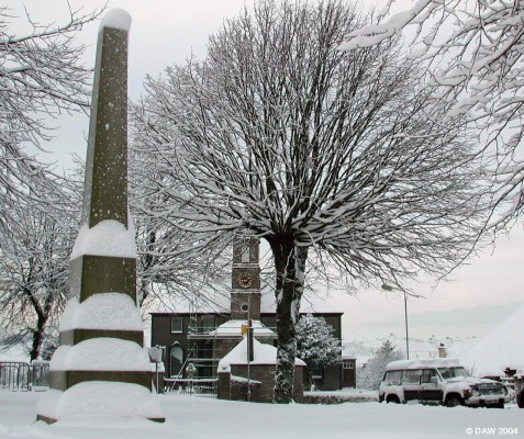 Robertson Monument, Winter 2000
The Robertson Memorial and Parish Church in background taken during the snow storm of the winter of 2000
