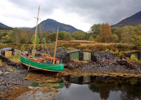 Ruhba na Glas-lice, Loch Leven
A sheltered morring area on Loch Leven.  [url=http://streetmap.co.uk/map.srf?X=208190&Y=758640&A=Y&Z=115/] Map location. [/url]
