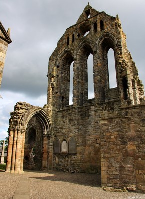 Ruins of Kilwinning Abbey
Built in the 12th century this former benadictine Abbey fell into disuse after the reformation in the 16th century.  It is thought much of the stone was 'robbed' to build new buildings in the surrounding area.  [url=http://www.streetmap.co.uk/map.srf?X=230509&Y=643160&A=Y&Z=110/] Map location. [/url]
