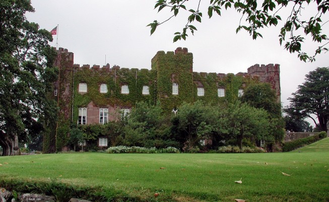 Scone Palace
Side view of Scone Palace.  [url=www.multimap.com/map/browse.cgi?lat=56.4221&lon=-3.4377&scale=25000&icon=x] Map location[/url]

