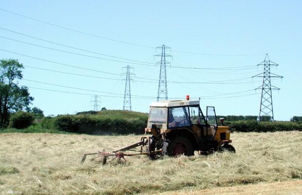 September, AY26
AY26 on the right hand side seems to be something of a midget compared to its companions, perhaps it didn't get enough electrons when it was growing up. [url=http://www.multimap.com/map/browse.cgi?lat=55.7845&lon=-4.3963&scale=25000&icon=x/]Map location.[/url]
