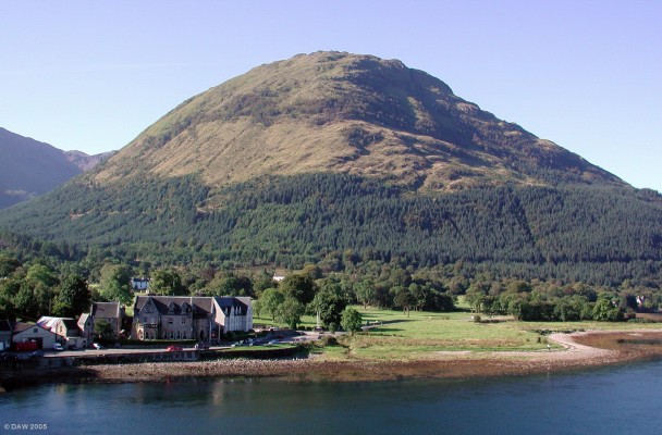 South Ballachulish
South Ballachulish viewed from the bridge.  The Ballachulish Hotel is the in foreground and behind it Creag Ghorm rises to some 768 metres.
