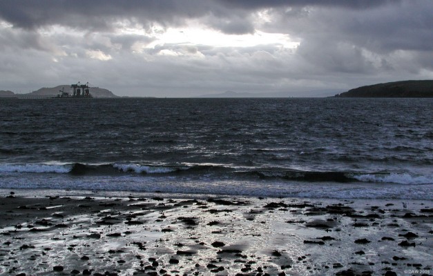 A view from the south shore in winter
A winter's afternoon view from the south shore.  The outline of the "Lion Rock" can be made out at the tip of the Great Cumbrae on the right.  [url=http://www.multimap.com/map/browse.cgi?lat=55.7871&lon=-4.8666&scale=25000&icon=x/]Map location[/url]
