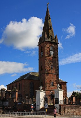 St Michael's and South Parish Church, Dumfries
This is the oldest [url=http://www.stmichaelschurchdumfries.org/] church in Dumfries, [/url] it was constructed between 1741 and 1746 at a cost of 402 pounds, 3 shillings and 11 and a half pennies.  There have been two previous churches on the same site.  The main claim to fame of this church is that it was the poet Robert Burns worshiped in his latter years and is also where he is buried.
