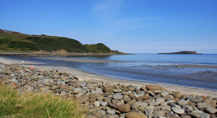 Staffin Bay, Isle of Skye
Looking North East from Staffin Bay, the small island on the right is Eileen Flodigarry, I'm sure I went to school with her. [url=http://streetmap.co.uk/map.srf?X=147515&Y=868527&A=Y&Z=115/] Map location. [/url]
