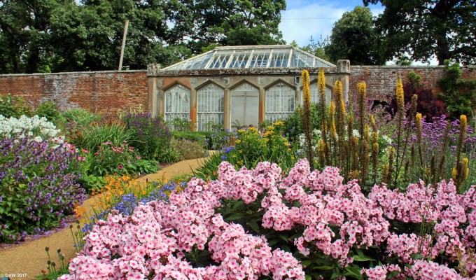 The walled Garden, Abbotsford House
A view inside the walled garden at [url=http://www.scottsabbotsford.co.uk/] Abbotsford House. [/url]

