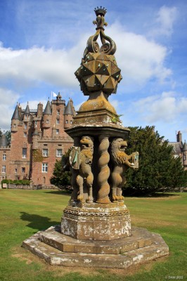 The Sundial, Glamis Castle
The lion sculptures on the Sundial at Glamis Castle. [url=http://streetmap.co.uk/map?X=338650&Y=747987&A=Y&Z=115/] Map location. [/url]
